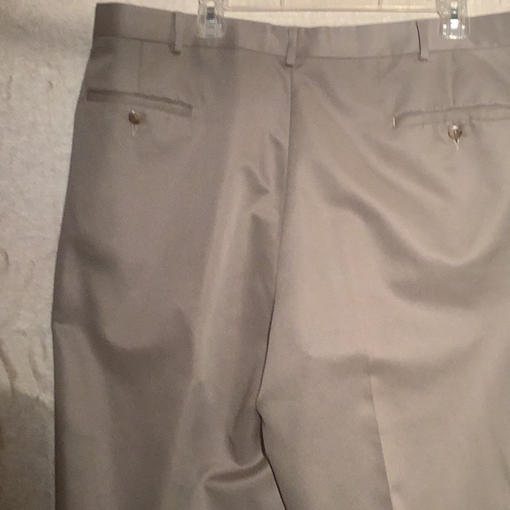 ROUNDTREE & YORKE Classic Men’s Tan Trousers - Picture 4 of 5